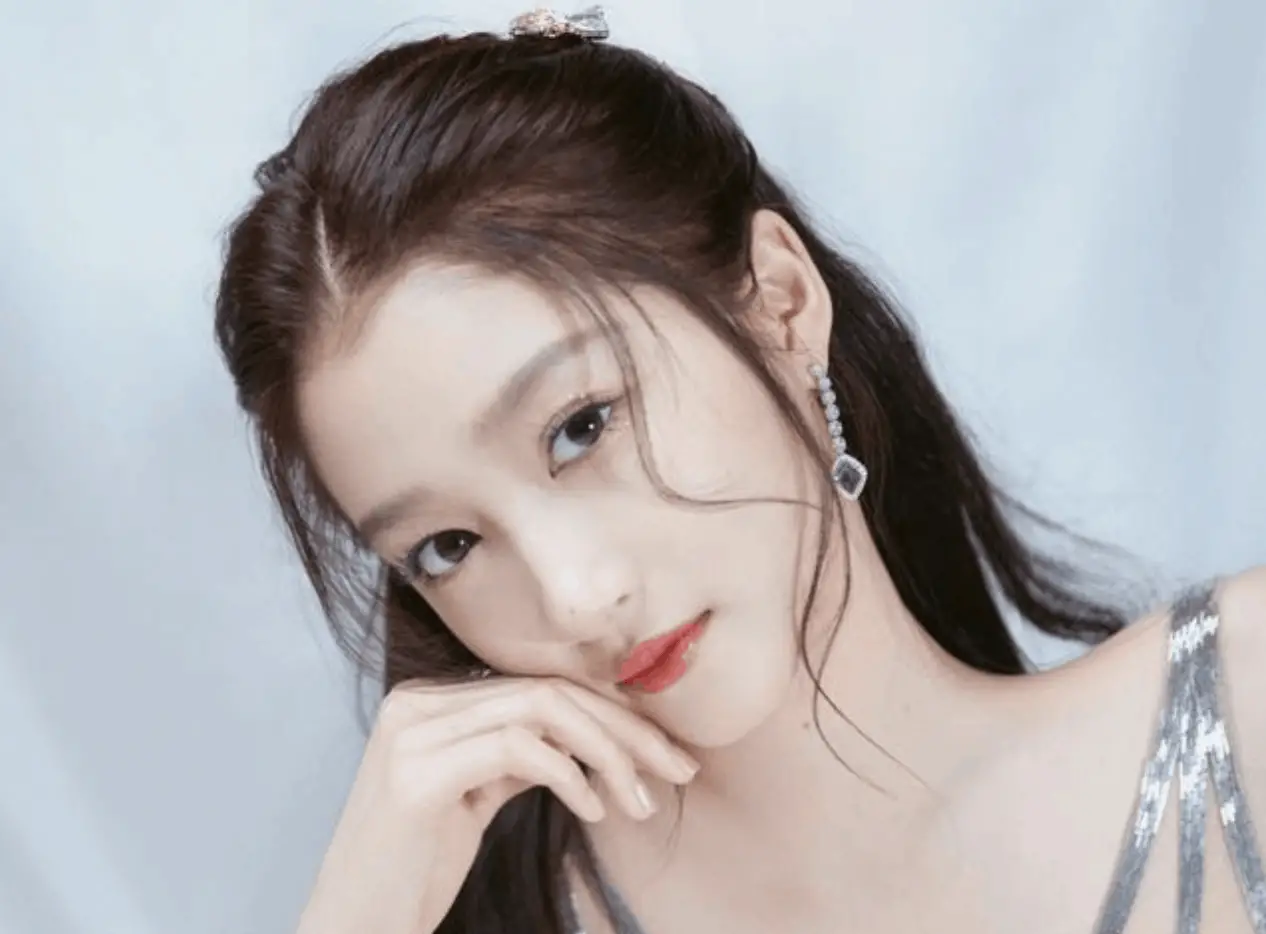 Guan Xiaotong Responds To Criticisms About Her Acting Career
